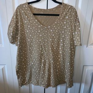 Distressed oversized tee!